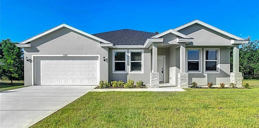 House in Inverness, Florida 4 bedrooms, 178.74 sq.m. № 2224507
