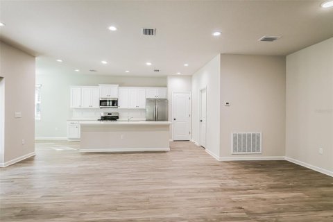House in Inverness, Florida 4 bedrooms, 178.74 sq.m. № 2224507 - photo 5