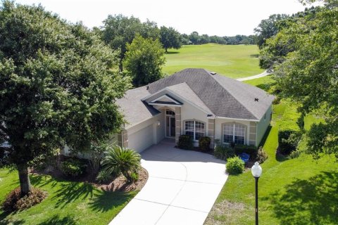 House in Clermont, Florida 3 bedrooms, 169.55 sq.m. № 1810641 - photo 2