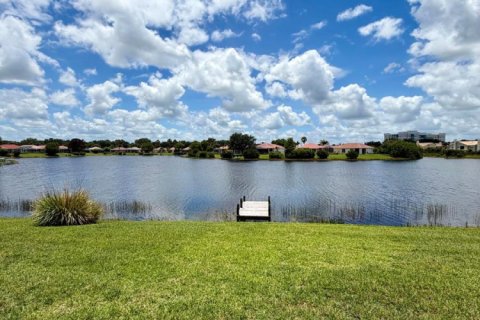 House in Port St. Lucie, Florida 3 bedrooms, 165.74 sq.m. № 2083546 - photo 20