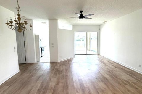 House in Port St. Lucie, Florida 3 bedrooms, 165.74 sq.m. № 2083546 - photo 4