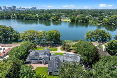House in Orlando, Florida 5 bedrooms, 724.17 sq.m. № 1873663 - photo 8