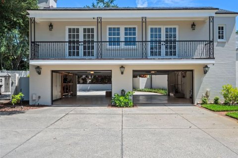 House in Orlando, Florida 5 bedrooms, 724.17 sq.m. № 1873663 - photo 22