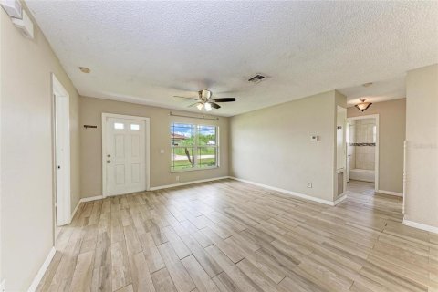 Villa ou maison à vendre à Punta Gorda, Floride: 3 chambres, 99.03 m2 № 1845064 - photo 10