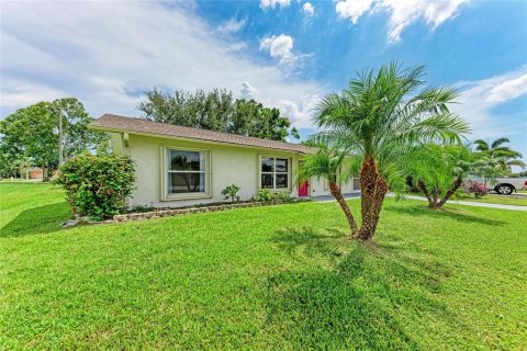 Villa ou maison à vendre à Punta Gorda, Floride: 3 chambres, 99.03 m2 № 1845064 - photo 4