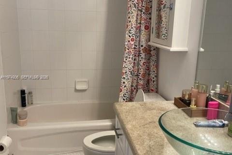 Condominio en alquiler en Miami, Florida, 2 dormitorios, 95.04 m2 № 2035985 - foto 7