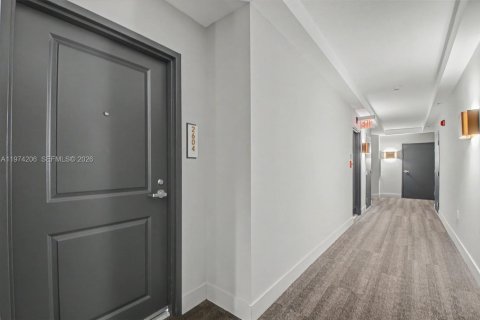 Condominio en alquiler en Miami, Florida, 2 dormitorios, 95.04 m2 № 2035985 - foto 26