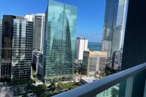 Condominio en alquiler en Miami, Florida, 2 dormitorios, 95.04 m2 № 2035985 - foto 2