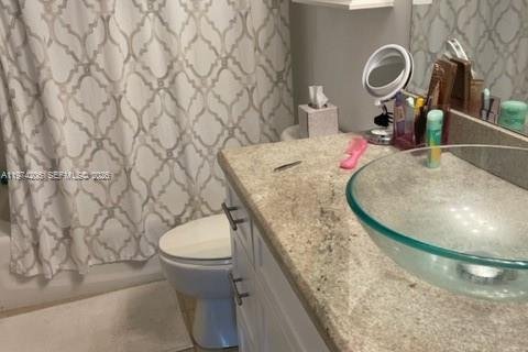 Condominio en alquiler en Miami, Florida, 2 dormitorios, 95.04 m2 № 2035985 - foto 6