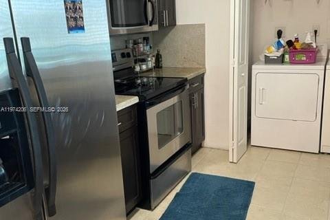 Condominio en alquiler en Miami, Florida, 2 dormitorios, 95.04 m2 № 2035985 - foto 5