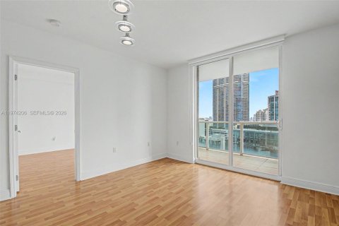 Condominio en alquiler en Miami, Florida, 2 dormitorios, 95.04 m2 № 2035985 - foto 15