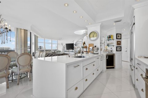 Condo in Aventura, Florida, 3 bedrooms  № 1995693 - photo 14