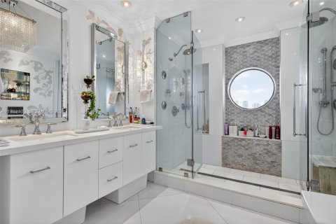 Condo in Aventura, Florida, 3 bedrooms  № 1995693 - photo 30