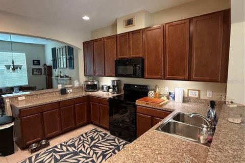 Townhouse in Windermere, Florida 3 bedrooms, 126.63 sq.m. № 1675517 - photo 4