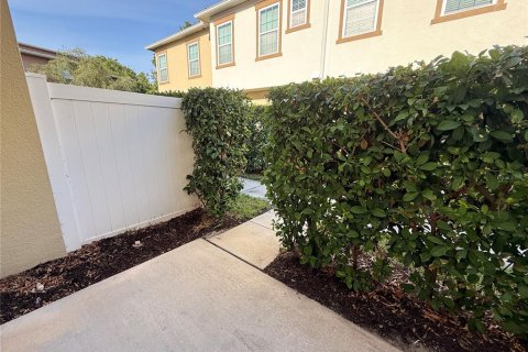 Townhouse in Windermere, Florida 3 bedrooms, 126.63 sq.m. № 1675517 - photo 11