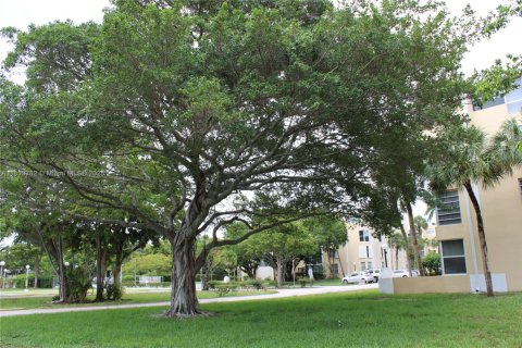 Condominio en venta en Miami, Florida, 2 dormitorios, 110.74 m2 № 1766387 - foto 3