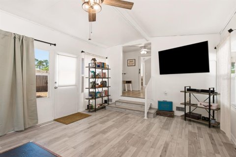 House in Saint Petersburg, Florida 2 bedrooms, 111.85 sq.m. № 2195786 - photo 22