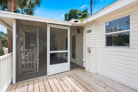 House in Saint Petersburg, Florida 2 bedrooms, 111.85 sq.m. № 2195786 - photo 4