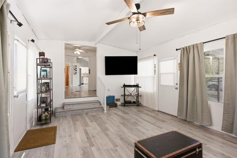 House in Saint Petersburg, Florida 2 bedrooms, 111.85 sq.m. № 2195786 - photo 21