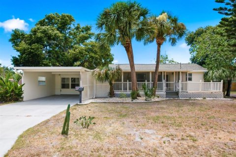House in Saint Petersburg, Florida 2 bedrooms, 111.85 sq.m. № 2195786 - photo 2