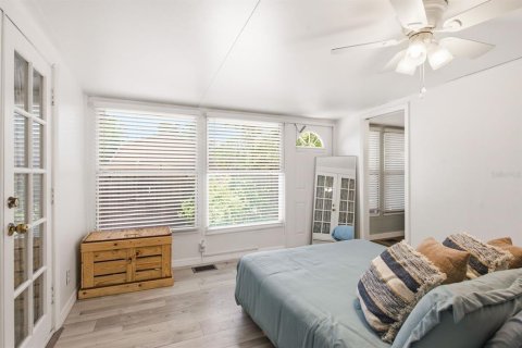 House in Saint Petersburg, Florida 2 bedrooms, 111.85 sq.m. № 2195786 - photo 24