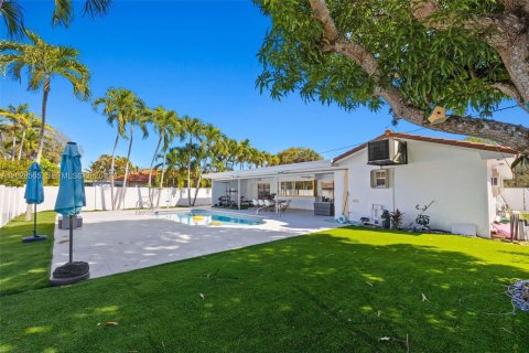 Villa ou maison à vendre à Hollywood, Floride: 4 chambres, 178.28 m2 № 2087858 - photo 15