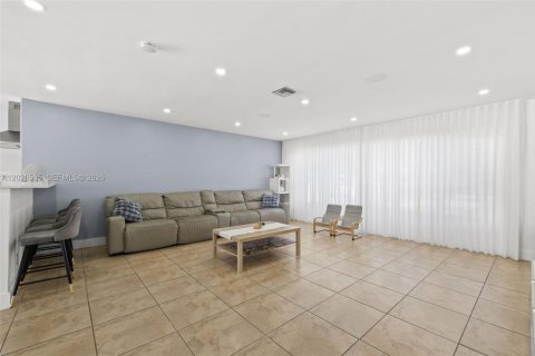 Villa ou maison à vendre à Hollywood, Floride: 4 chambres, 178.28 m2 № 2087858 - photo 24