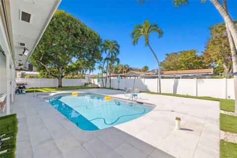 Villa ou maison à vendre à Hollywood, Floride: 4 chambres, 178.28 m2 № 2087858 - photo 2