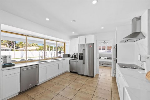 Villa ou maison à vendre à Hollywood, Floride: 4 chambres, 178.28 m2 № 2087858 - photo 18