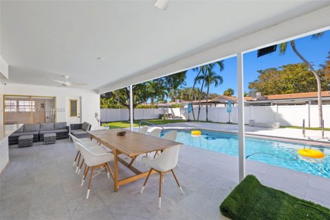 Villa ou maison à vendre à Hollywood, Floride: 4 chambres, 178.28 m2 № 2087858 - photo 12