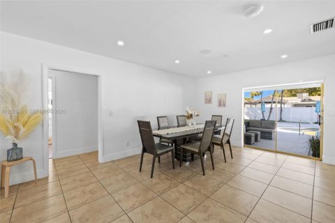 Villa ou maison à vendre à Hollywood, Floride: 4 chambres, 178.28 m2 № 2087858 - photo 17