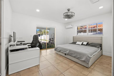 Villa ou maison à vendre à Hollywood, Floride: 4 chambres, 178.28 m2 № 2087858 - photo 25