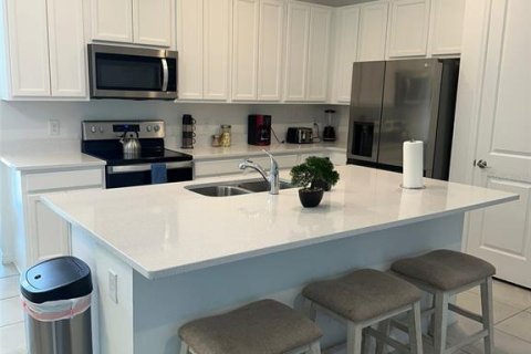 Townhouse in Davenport, Florida 3 bedrooms, 150.87 sq.m. № 2205516 - photo 4