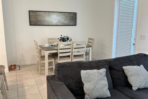Townhouse in Davenport, Florida 3 bedrooms, 150.87 sq.m. № 2205516 - photo 8