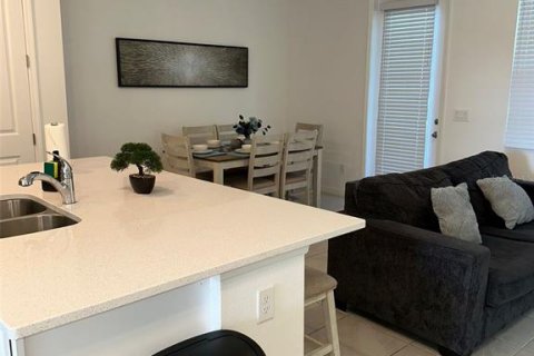 Townhouse in Davenport, Florida 3 bedrooms, 150.87 sq.m. № 2205516 - photo 10