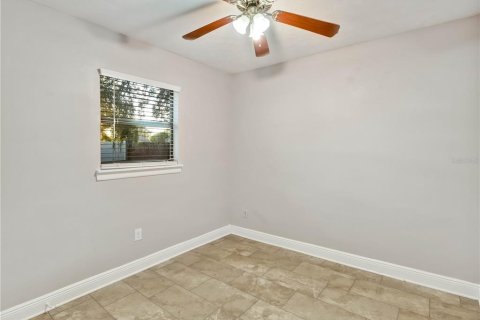 Villa ou maison à louer à Orlando, Floride: 3 chambres, 152.73 m2 № 2418937 - photo 16