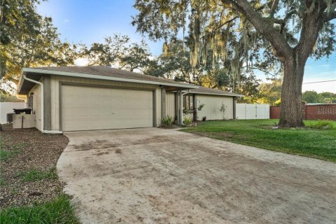 Villa ou maison à louer à Orlando, Floride: 3 chambres, 152.73 m2 № 2418937 - photo 2