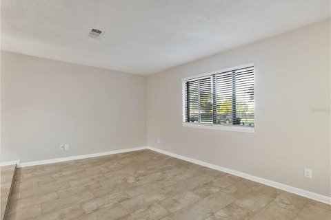 Villa ou maison à louer à Orlando, Floride: 3 chambres, 152.73 m2 № 2418937 - photo 5