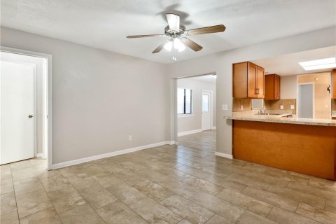 Villa ou maison à louer à Orlando, Floride: 3 chambres, 152.73 m2 № 2418937 - photo 15