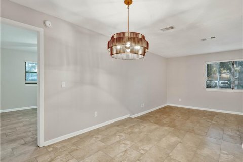 Villa ou maison à louer à Orlando, Floride: 3 chambres, 152.73 m2 № 2418937 - photo 8