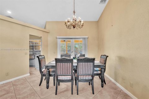 House in Royal Palm Beach, Florida 4 bedrooms, 198.16 sq.m. № 1872226 - photo 9