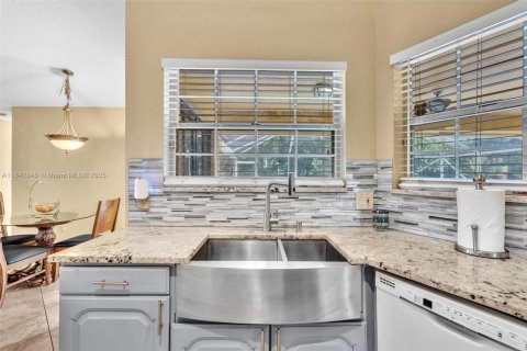 House in Royal Palm Beach, Florida 4 bedrooms, 198.16 sq.m. № 1872226 - photo 18