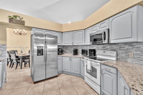 House in Royal Palm Beach, Florida 4 bedrooms, 198.16 sq.m. № 1872226 - photo 19