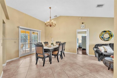 House in Royal Palm Beach, Florida 4 bedrooms, 198.16 sq.m. № 1872226 - photo 7