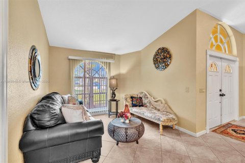 House in Royal Palm Beach, Florida 4 bedrooms, 198.16 sq.m. № 1872226 - photo 5