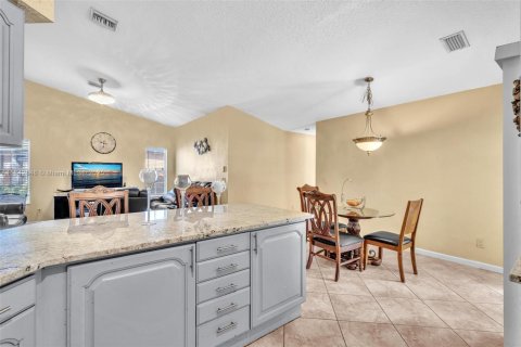 House in Royal Palm Beach, Florida 4 bedrooms, 198.16 sq.m. № 1872226 - photo 24