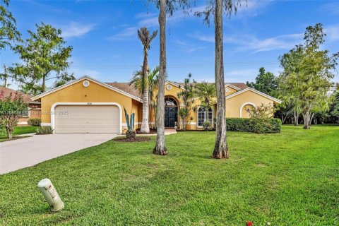 House in Royal Palm Beach, Florida 4 bedrooms, 198.16 sq.m. № 1872226 - photo 2