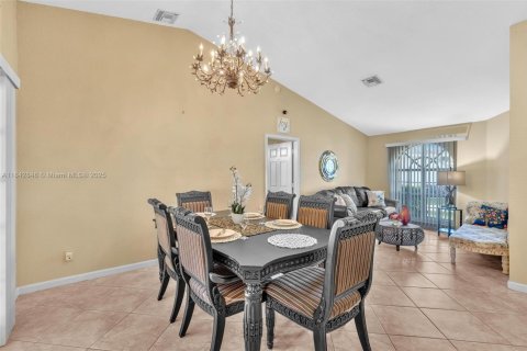 House in Royal Palm Beach, Florida 4 bedrooms, 198.16 sq.m. № 1872226 - photo 6