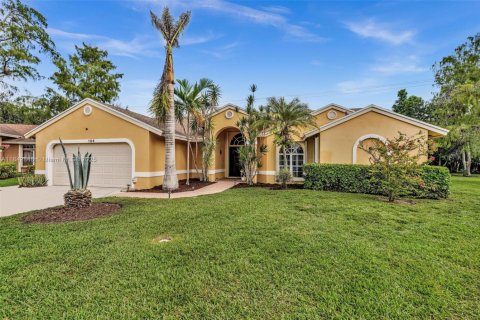 House in Royal Palm Beach, Florida 4 bedrooms, 198.16 sq.m. № 1872226 - photo 1