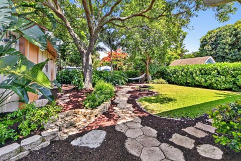 House in Palm Springs, Florida 3 bedrooms, 141.95 sq.m. № 2082980 - photo 26